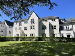 Flat 19, 20 High Cedars, Wray Park Road, Reigate RH2 0DD