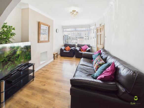 Living Room presented by James Hillier for Ewemove