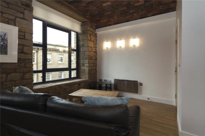 1 bed Apartment to rent Image 5