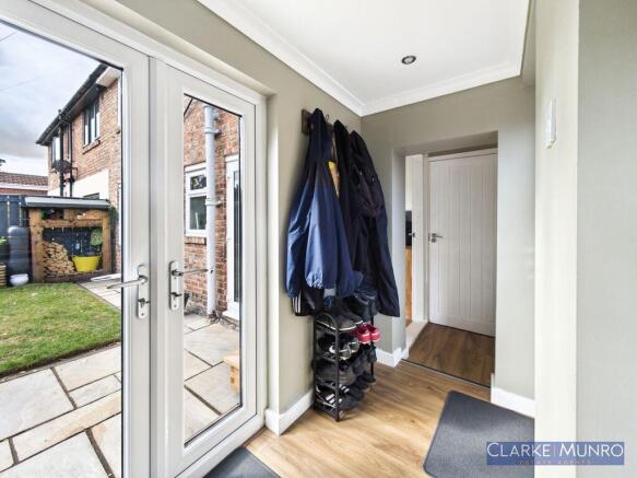 3 bed Semi-Detached for sale Image 12