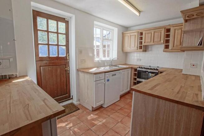 Fitted kitchen