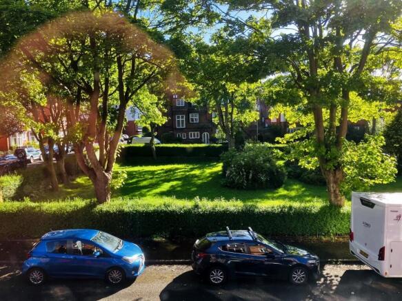 2 bed Flat for sale Image 10