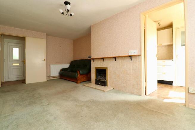 St Davids Avenue, Aycliffe, Dover, Kent, CT17 9HR photo 4