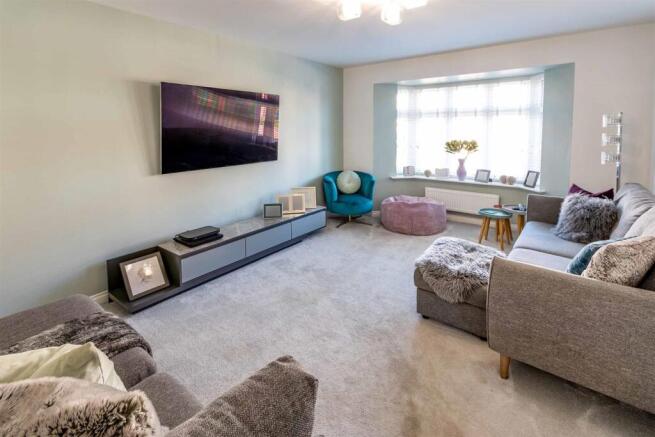 4 bed House for sale Image 7