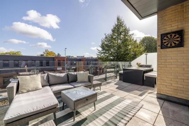 Larkshall Road, E4