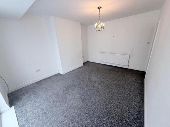 3 bed House to rent Image 9