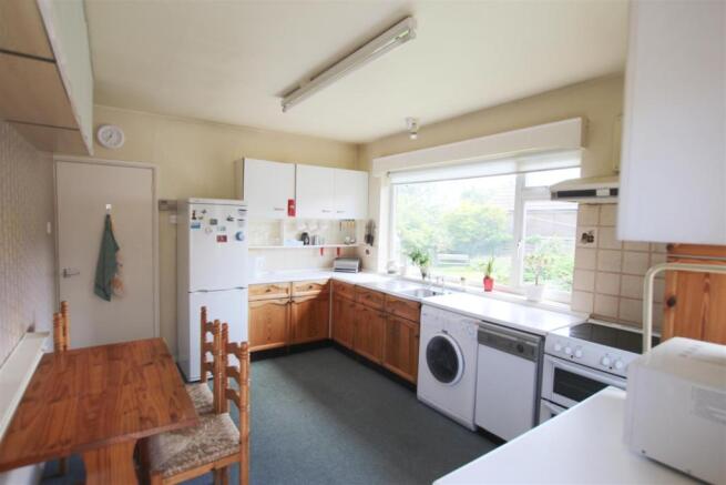KITCHEN/BREAKFAST ROOM