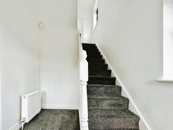 3 bed Semi-Detached to rent Image 6