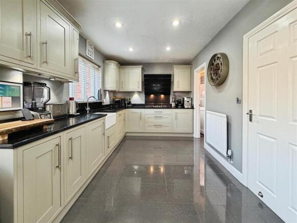 cb6f5224--431A-8338-3E568EAF1155-23757-000009FAD33