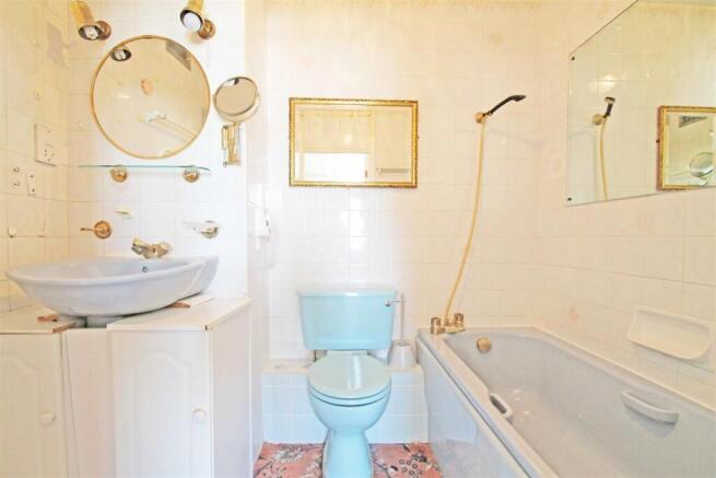 En Suite Bathroom
