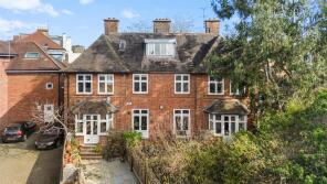 Flat 9, Medici Court, Hillfield Avenue, Hornsey, London N8 7BQ