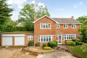 4, The Garth, Cobham KT11 2DZ