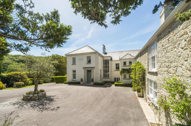Nansloe Manor and Nansloe Lodge, Helston, Cornwall, TR13 0SB