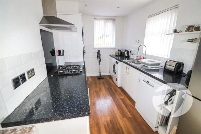 Carlton Road, Erith, DA8 photo 4