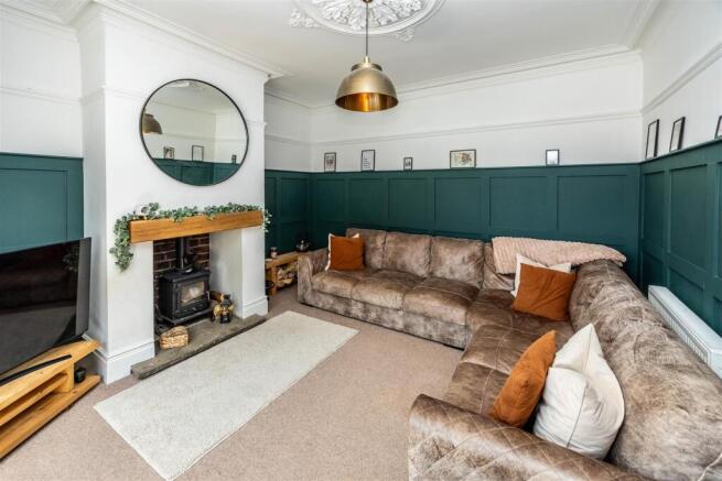 4 bed Terraced for sale Image 8