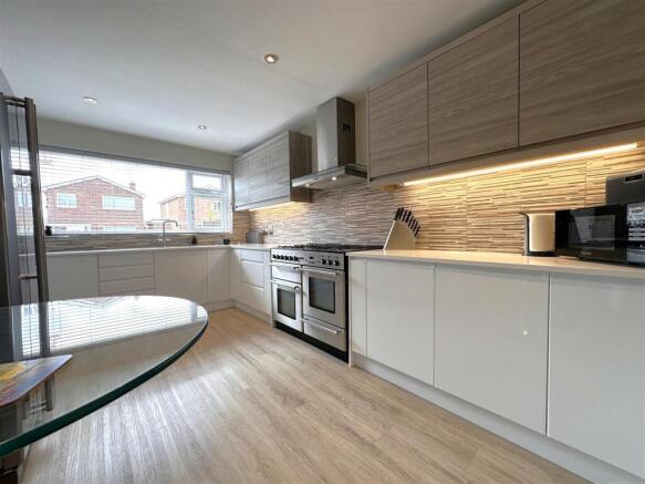 Stylish Modern Kitchen 171