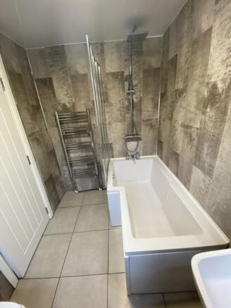 3 bed Town House to rent Image 8