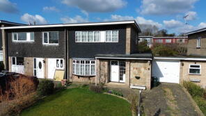 69, Valley Walk, Croxley Green WD3 3TQ