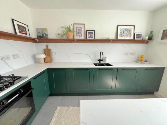 4 bed Detached for sale Image 6