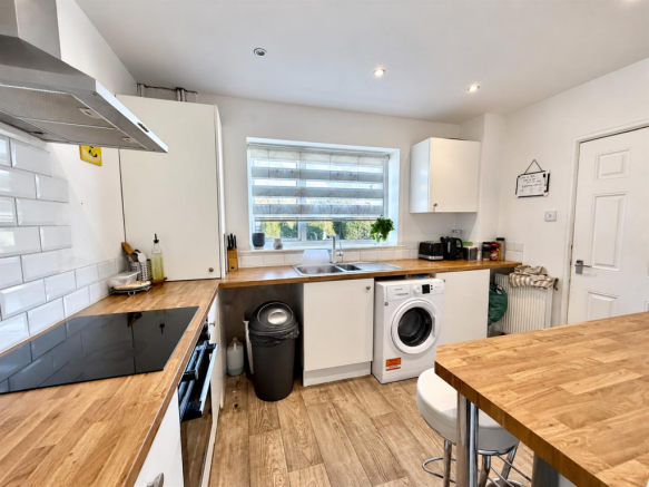 Fitted Breakfast Kitchen:
