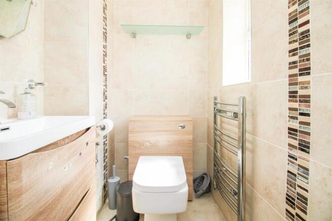 4 bed Detached for sale Image 7