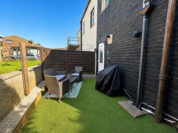 2 bed Semi-Detached for sale Image 11