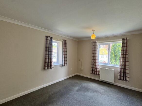 2 bed Flat for sale Image 9
