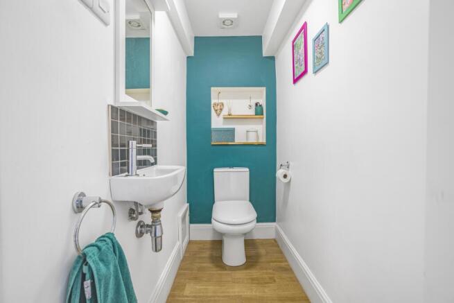5 bed Semi-Detached for sale Image 12