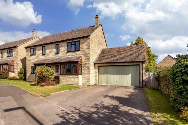 8 Dorington Court 04.jpg