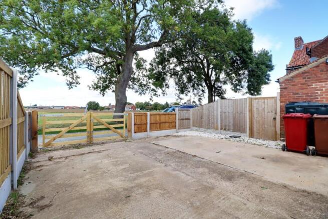 DRIVEWAY.jpg