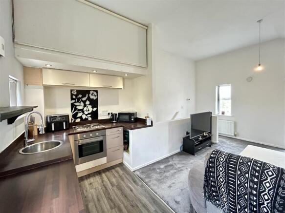 2 bed Apartment for sale Image 9