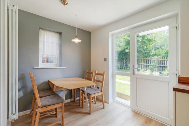 3 bed Semi-Detached for sale Image 8
