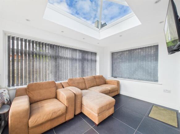 2 bed Detached Bungalow for sale Image 5