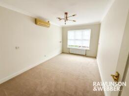Flat 12, 11 Aragon Court, Pemberton Road, East Molesey KT8 9LP