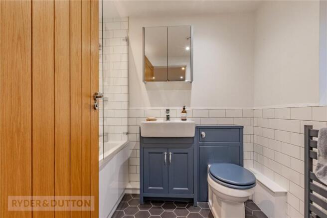 4 bed Semi-Detached for sale Image 10