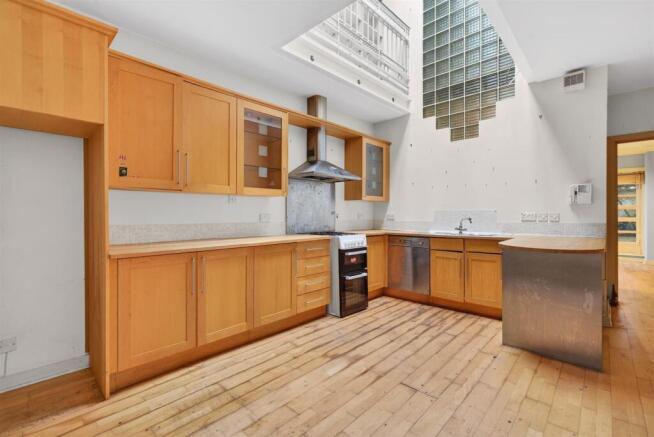 FOR SALE 2 3 Bedroom House Danbury Street N1 www.i