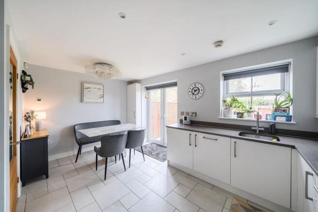 3 bed Semi-Detached for sale Image 8