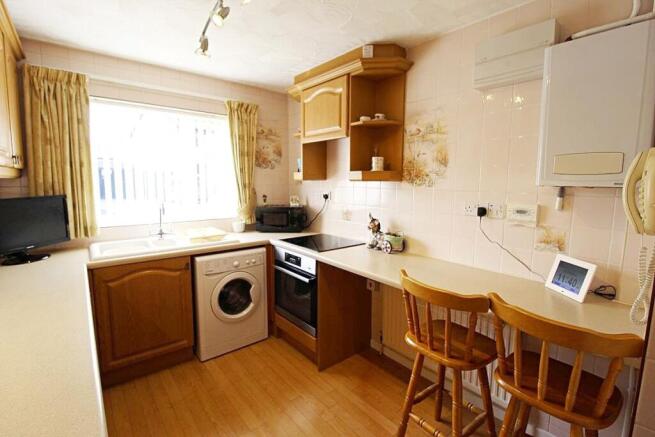 2 bed Detached Bungalow for sale Image 9