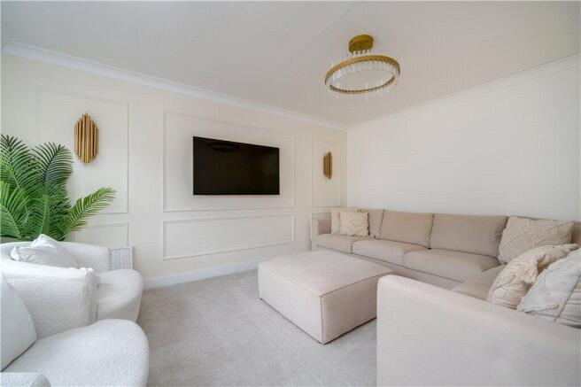 4 bed Detached for sale Image 5