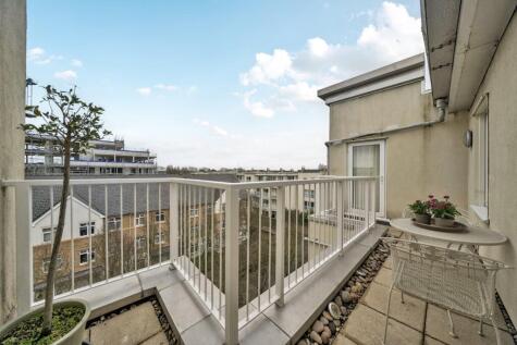 Cedar House,
35 Melliss Avenue, TW9
