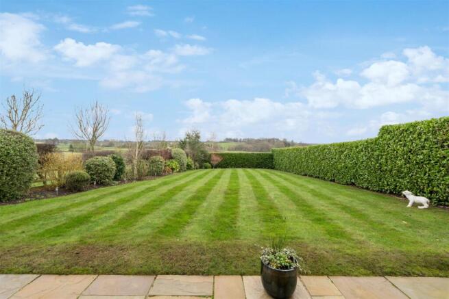 6 Hall Farm Court_128.jpg