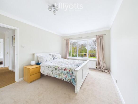 5 bed Detached for sale Image 10