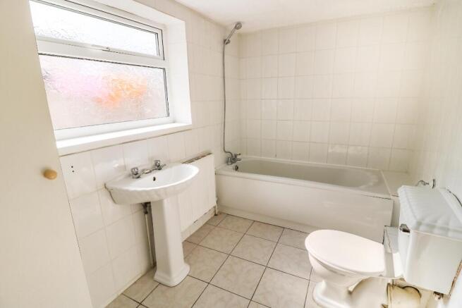 3 bed Terraced to rent Image 8