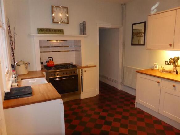 KITCHEN/BREAKFAST RO