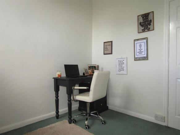 3 bed Semi-Detached for sale Image 6