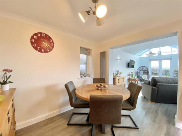 4 bed Detached for sale Image 7