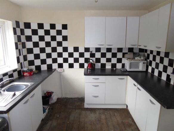 Dining Kitchen: