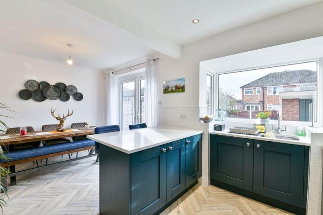 Kitchen/Dining...