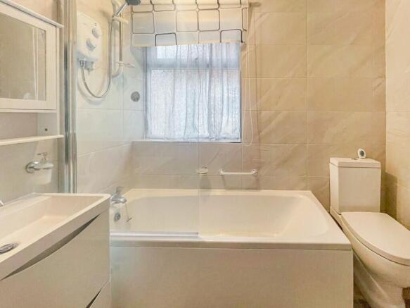 2 bed Semi-Detached Bungalow for sale Image 10