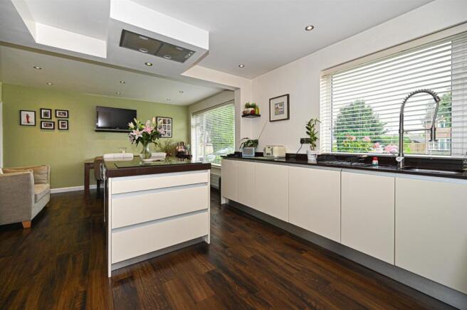 Dining kitchen
